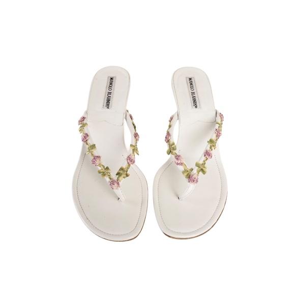 Manolo Blahnik White & Pink Floral Appliqué Leather Thong Sandal Heels - Picture 4 of 6